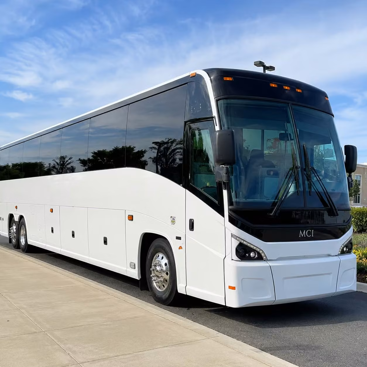 charter buses and party buses to desert diamond arena in glendale