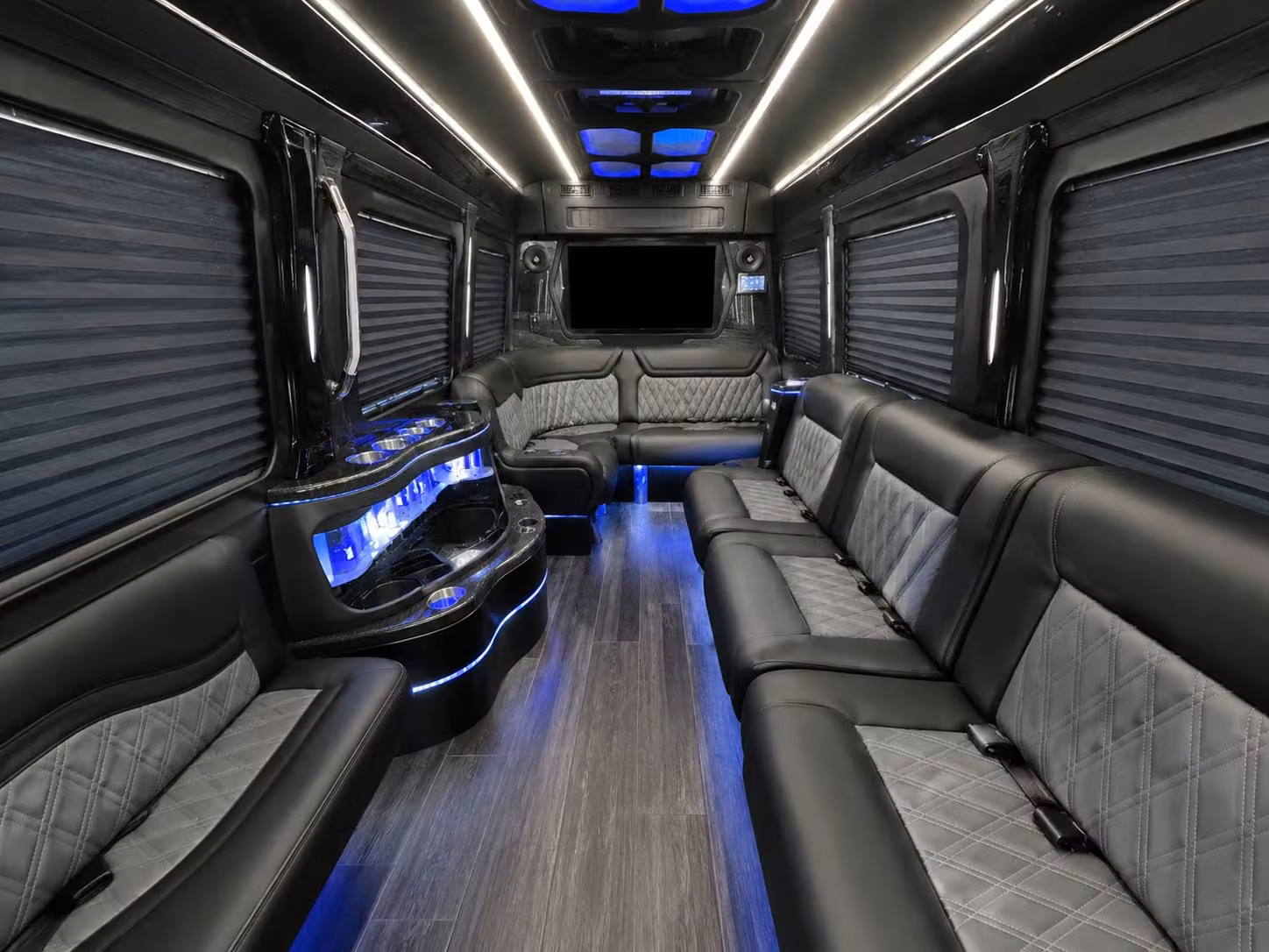 for easy airport transfers and off site parking shuttles glendale businesses trust charterbusrentalglendaleaz com