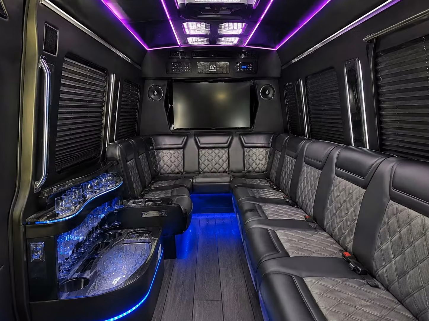 you can arrange ada accessible and large group field trip transportation in glendale